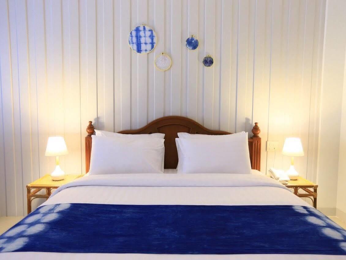 Baan Iyara Hotel Nan Luaran gambar