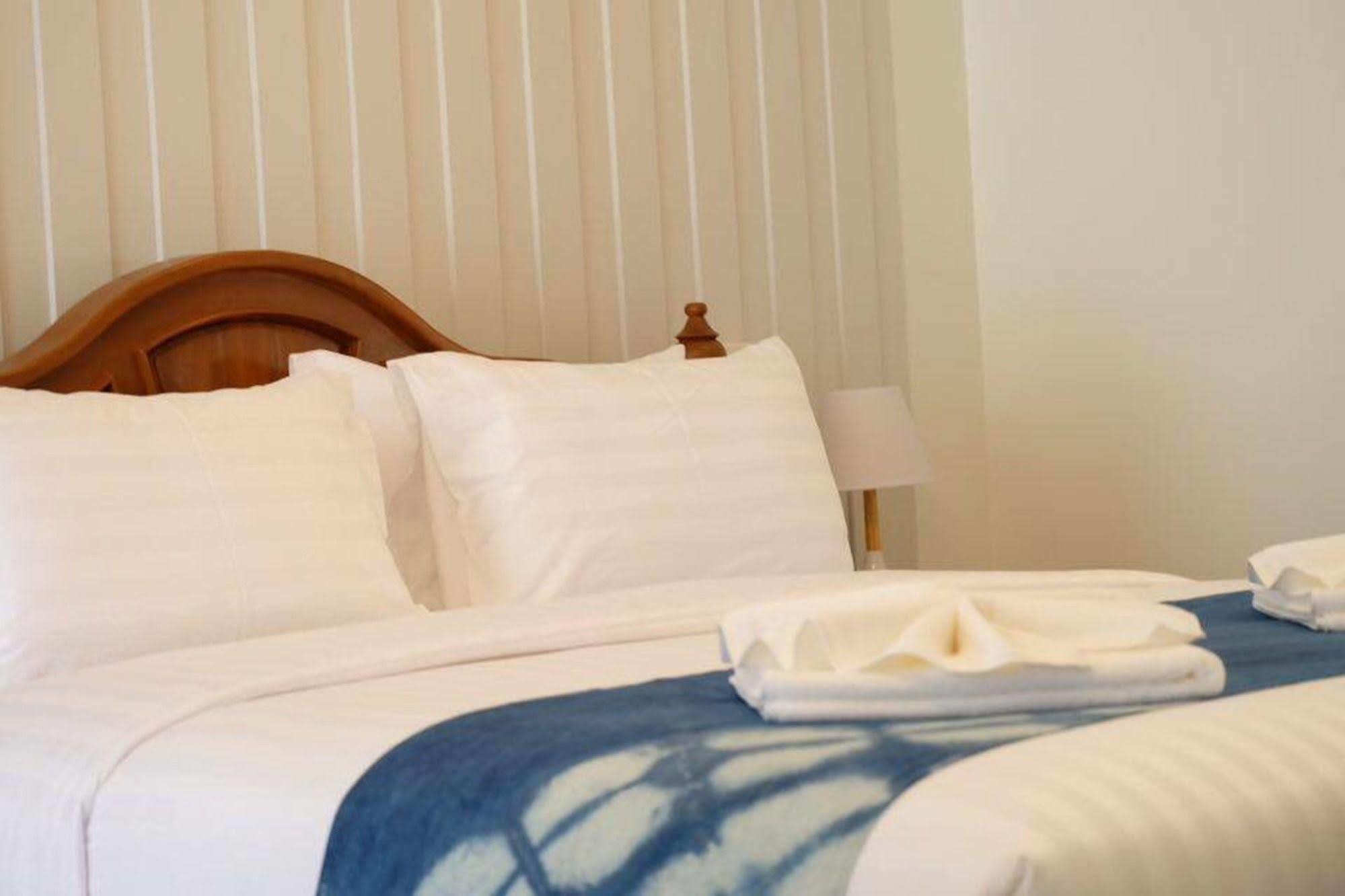 Baan Iyara Hotel Nan Luaran gambar