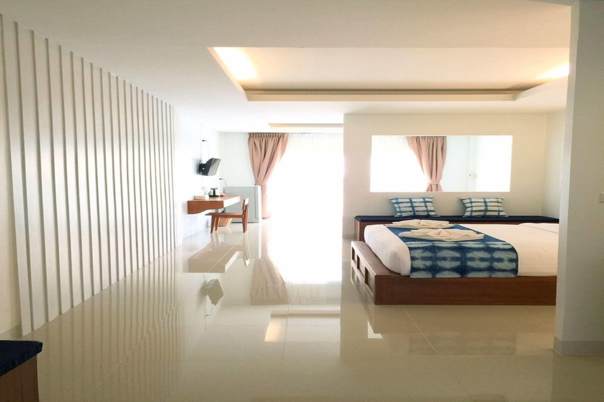 Baan Iyara Hotel Nan Luaran gambar