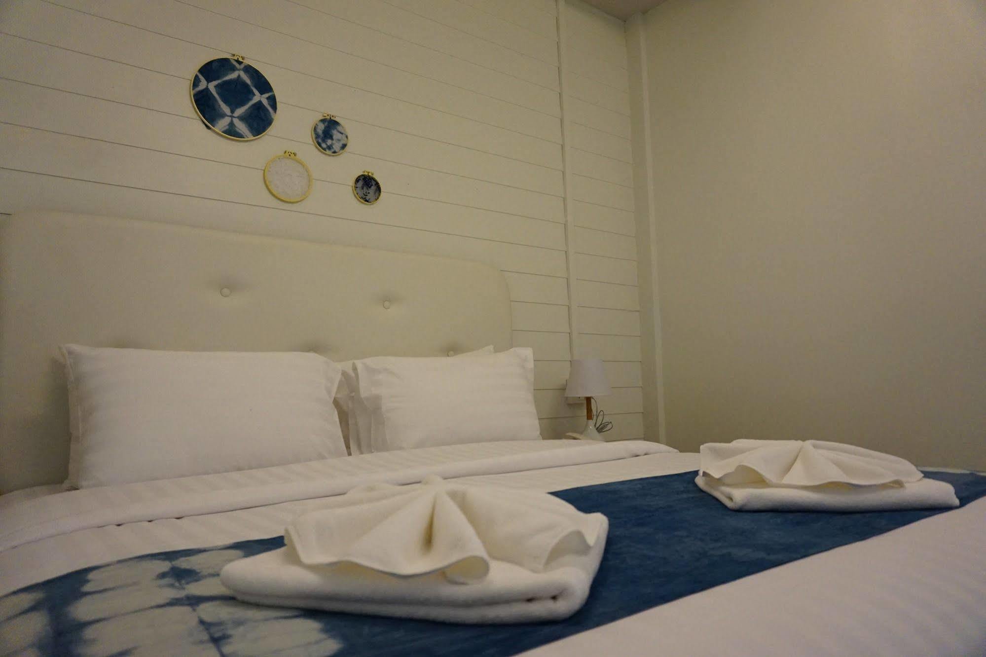 Baan Iyara Hotel Nan Luaran gambar