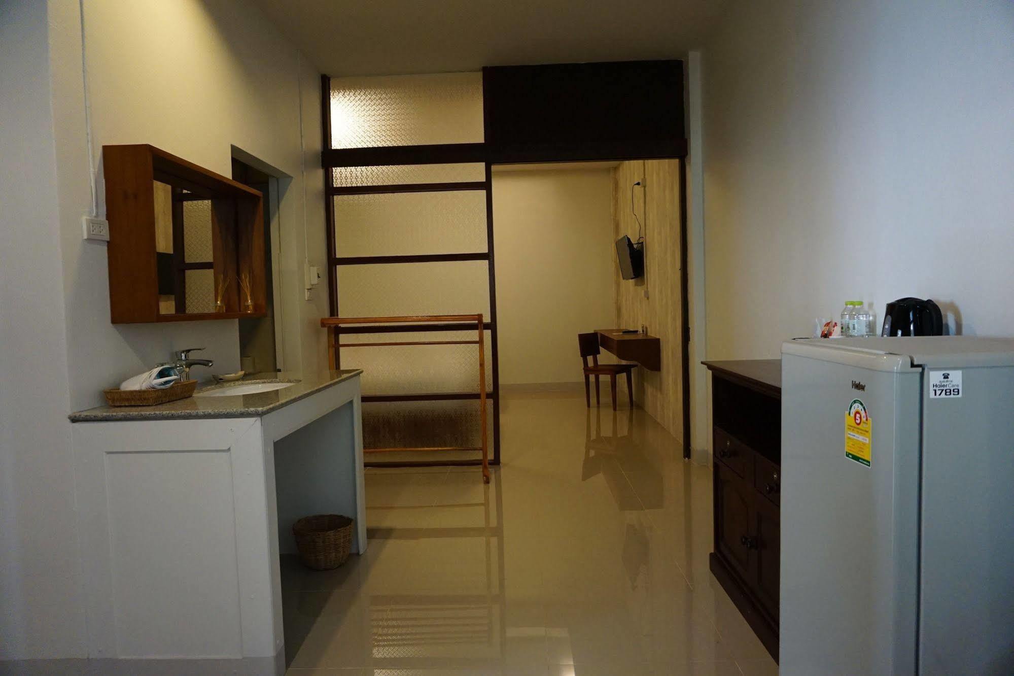 Baan Iyara Hotel Nan Luaran gambar