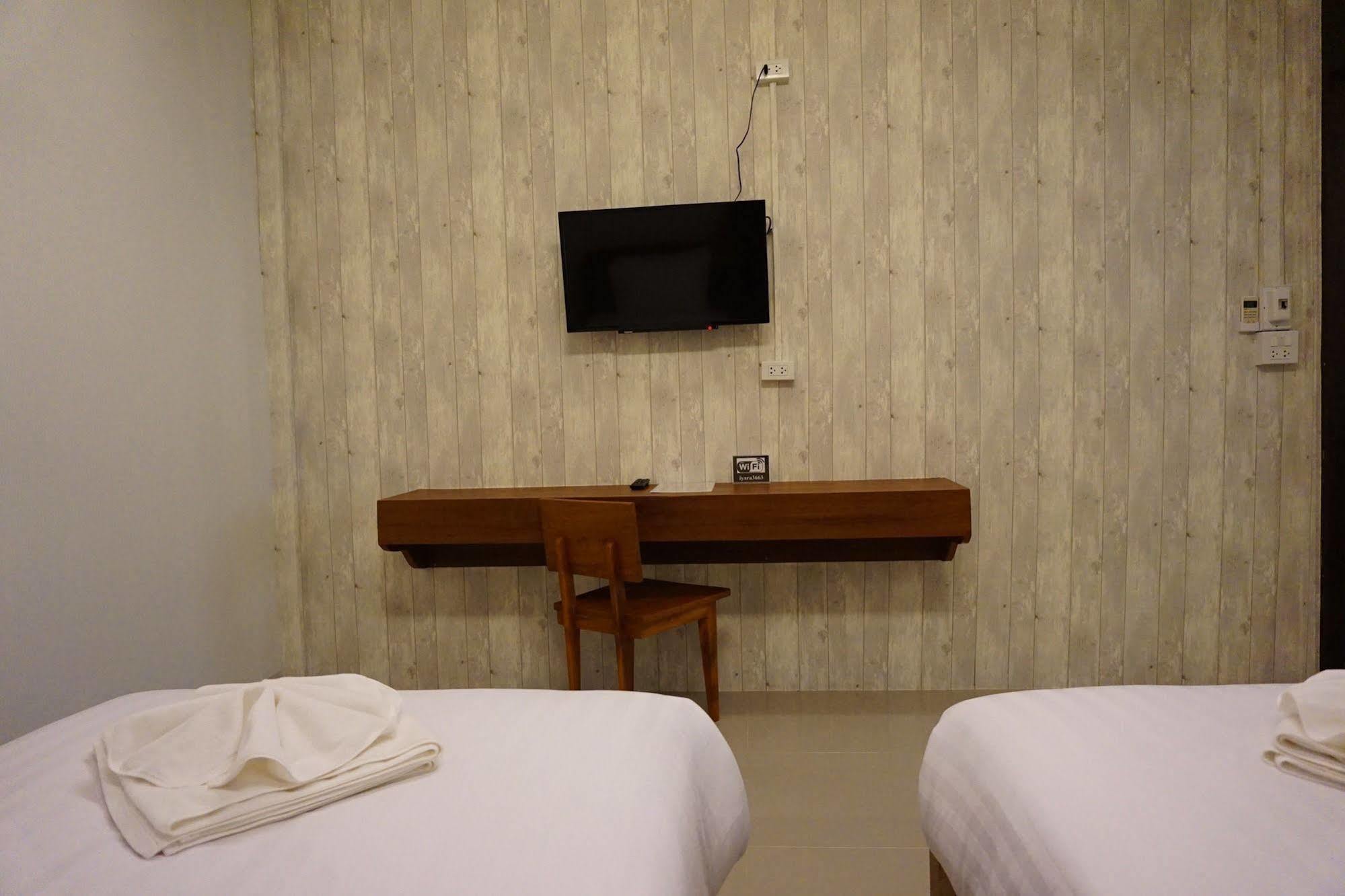 Baan Iyara Hotel Nan Luaran gambar