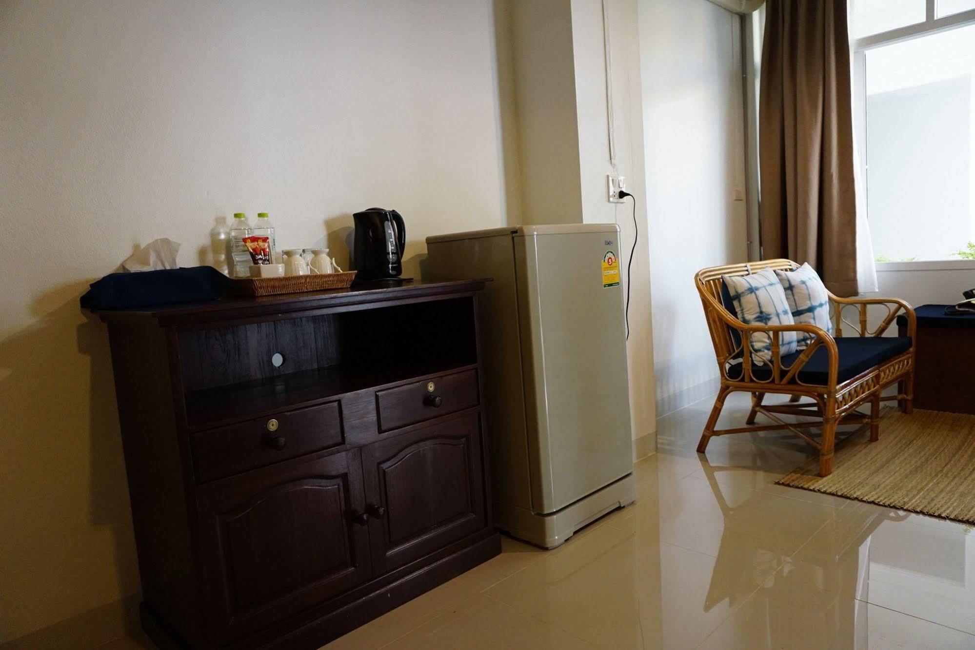 Baan Iyara Hotel Nan Luaran gambar